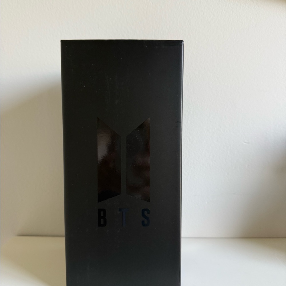 **RESTOCK - READY TO SHIP** 
BTS OFFICIAL LIGHT STICK VER.4